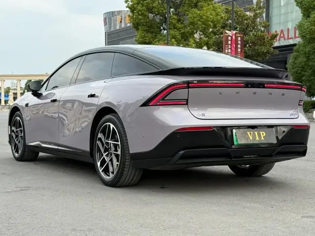Xpeng P7+ — Фото автомобиля 7