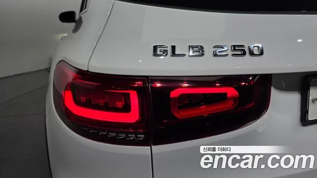 Mercedes-Benz GLB-Class — Фото автомобиля 22