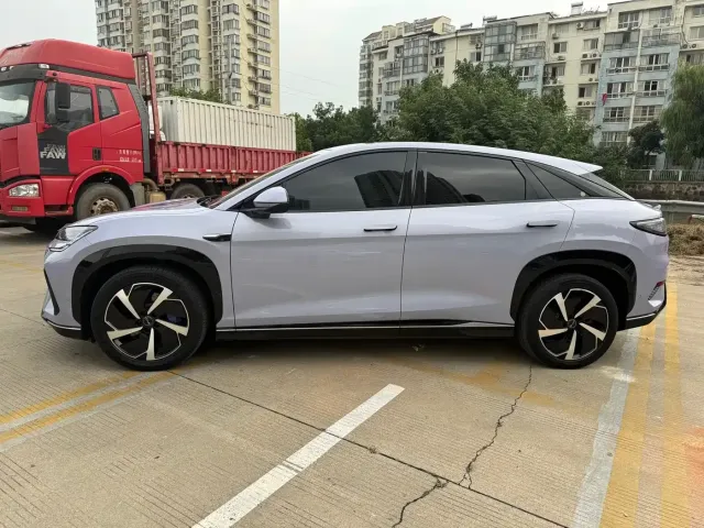 BYD Sealion 07 EV — Фото автомобиля 3