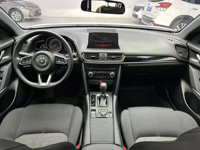 Mazda CX-4 — Фото автомобиля 18