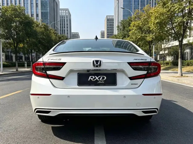 Honda Accord — Фото автомобиля 4