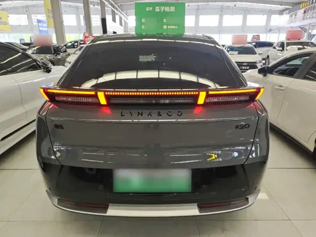 Lynk & Co Z20 — Фото автомобиля 5