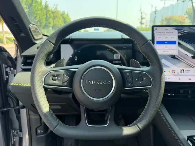 Lynk & Co 03 — Фото автомобиля 7