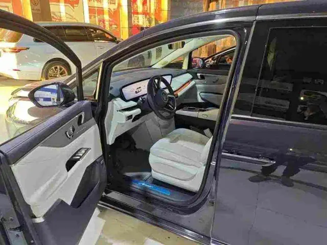 Buick Buick GL8 New Energy 2025 Land Honor NCM — Фото автомобиля 7