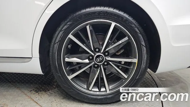 Hyundai Grandeur — Фото автомобиля 21