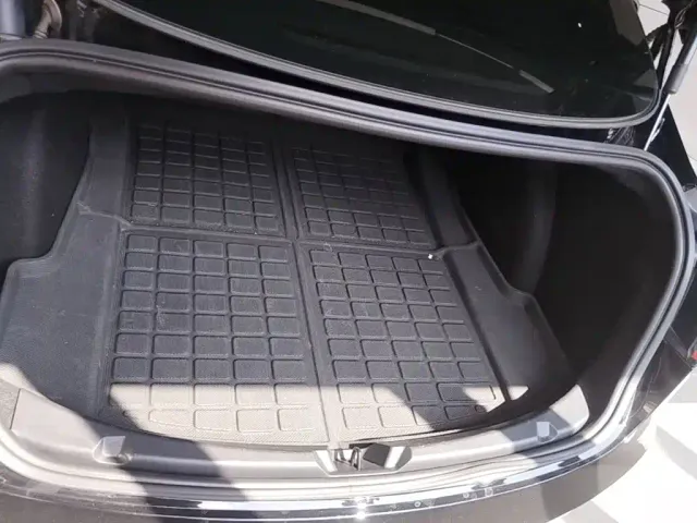Tesla Model 3 — Фото автомобиля 18