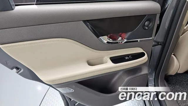 Lincoln Corsair Corsair 2.0 Reserve AWD — Фото автомобиля 18