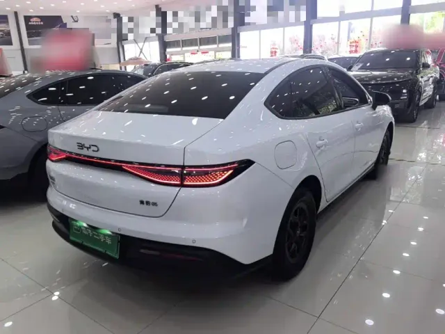 BYD Seal 05 DM-i — Фото автомобиля 6