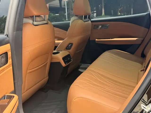 Geely Galaxy Galaxy Xingyao 8 2025 130km EM-i Premium Edition — Фото автомобиля 4