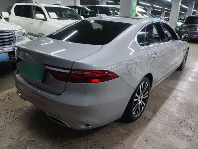Jaguar XFL — Фото автомобиля 6