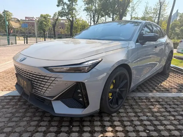 Фотография автомобиля — Changan UNI-V