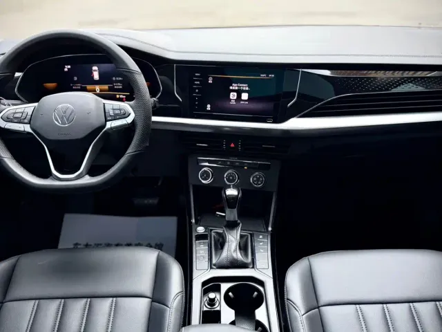 Volkswagen Passat — Фото автомобиля 18