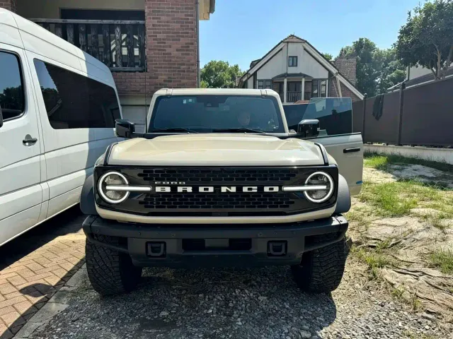 Ford Bronco — Фото автомобиля 2