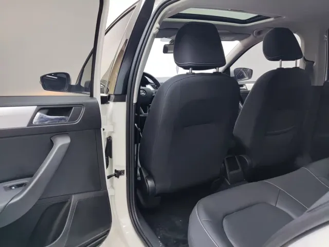 Škoda Rapid 2022 1.5L Automatic Comfort Edition — Фото автомобиля 6