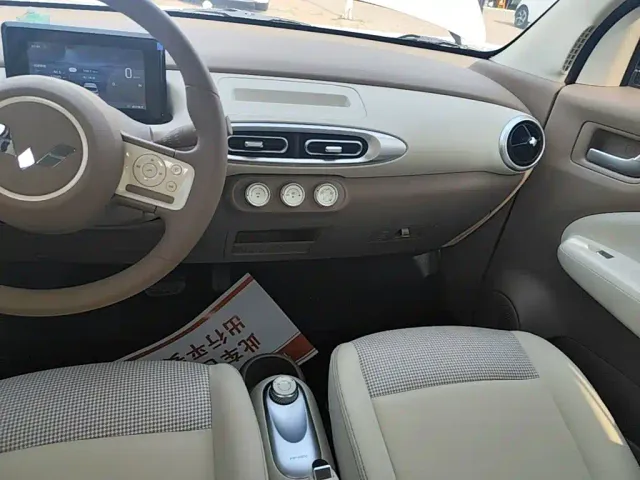Wuling Hongguang Mini EV — Фото автомобиля 12