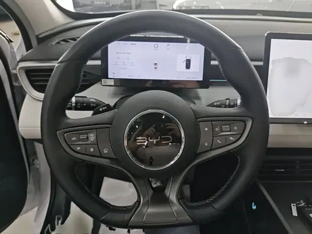 BYD Seal 05 DM-i — Фото автомобиля 10