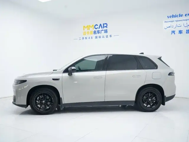 Leapmotor C10 — Фото автомобиля 9