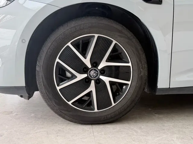 BYD Qin L — Фото автомобиля 4