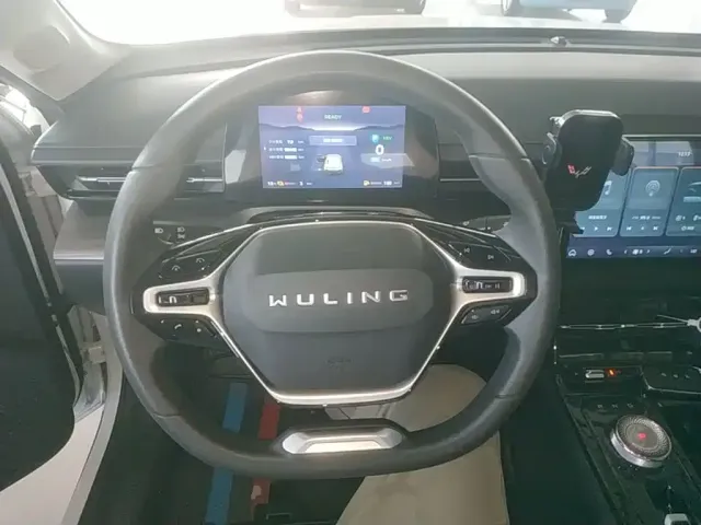 Wuling Starlight — Фото автомобиля 10
