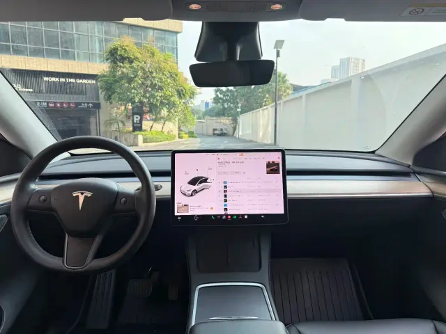 Tesla Model Y — Фото автомобиля 15