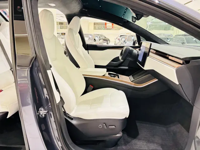 Tesla Model X 2023 Dual Motor All-Wheel Drive Edition — Фото автомобиля 10