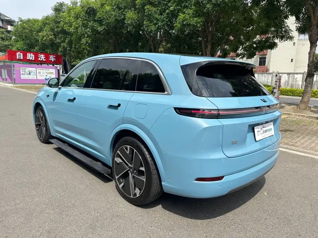 Li Auto L7 — Фото автомобиля 7