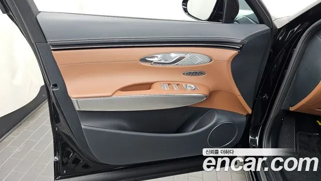 Genesis GV70 — Фото автомобиля 13