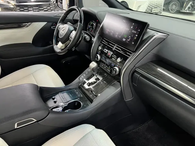 Lexus LM — Фото автомобиля 26