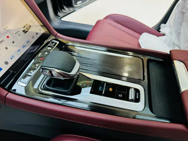 Hongqi H5 — Фото автомобиля 4