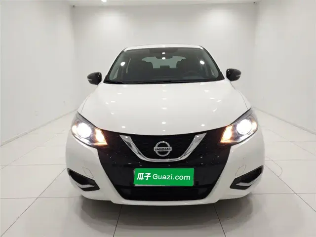 Nissan Tiida — Фото автомобиля 2