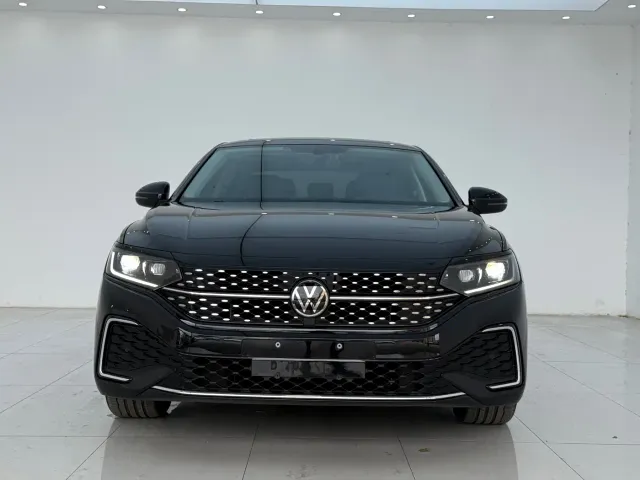 Volkswagen Passat — Фото автомобиля 2