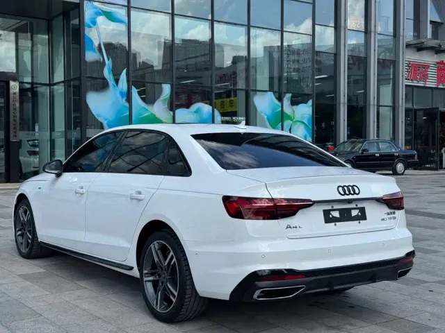 Audi A4L — Фото автомобиля 5