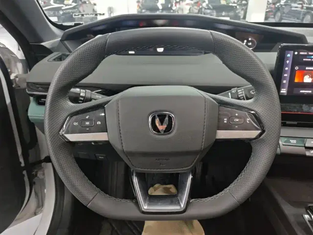 Changan UNI-V — Фото автомобиля 10