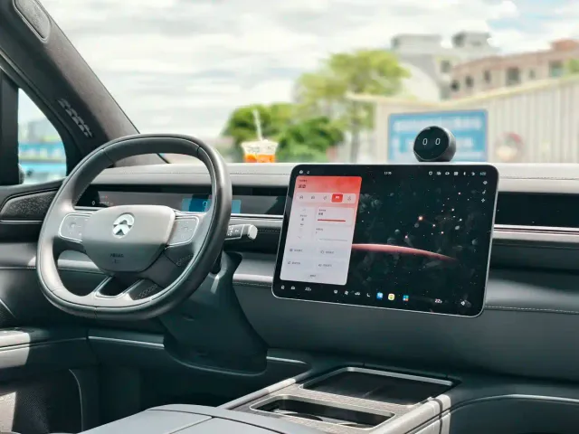 Nio ES8 — Фото автомобиля 24