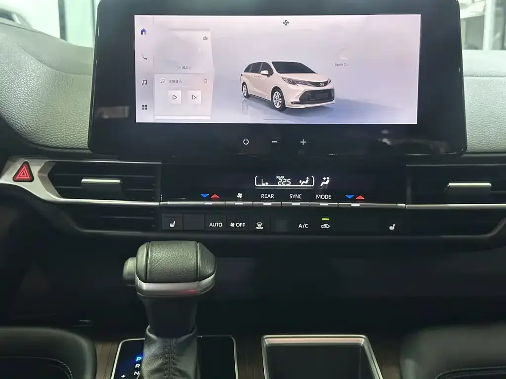 Toyota Toyota Sienna 2026 2.5L Hybrid AWD Luxury Edition — Фото автомобиля 14
