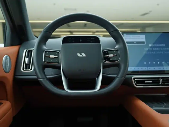 Li Auto Li Auto L6 2024 Pro — Фото автомобиля 16