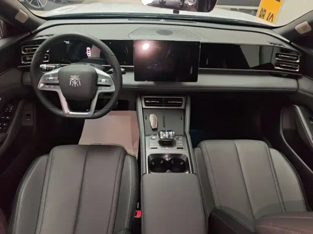 BYD Qin L — Фото автомобиля 9