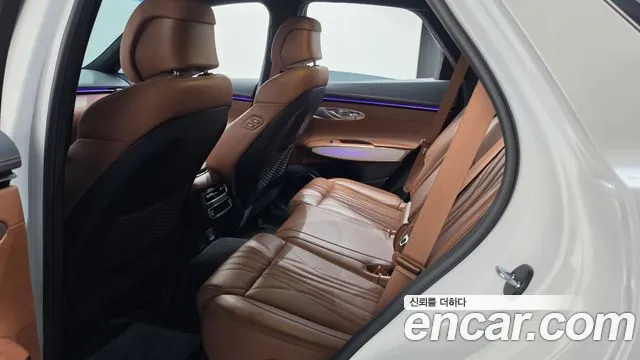 Genesis GV70 2.5T Бензин AWD — Фото автомобиля 8