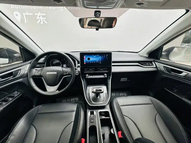 Haval M6 — Фото автомобиля 6