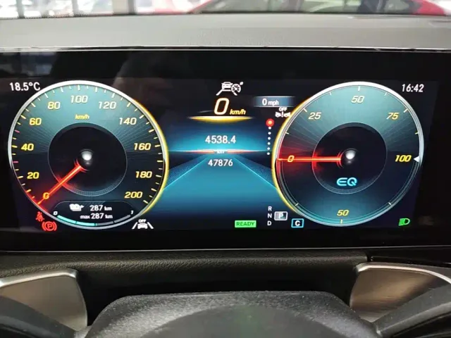 Mercedes-Benz EQB — Фото автомобиля 11