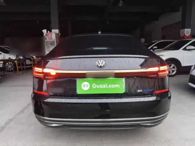 Volkswagen Passat — Фото автомобиля 5
