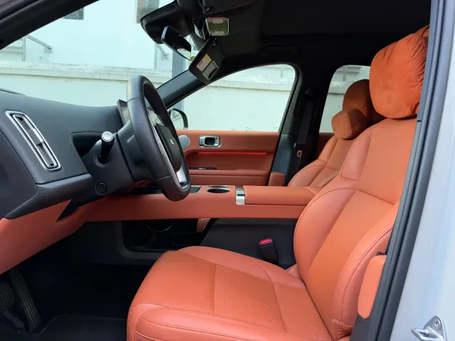 Li Auto L6 — Фото автомобиля 14