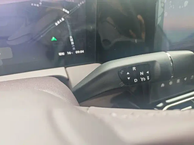 Leapmotor C11 — Фото автомобиля 13