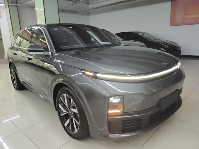 Li Auto L7 — Фото автомобиля 3