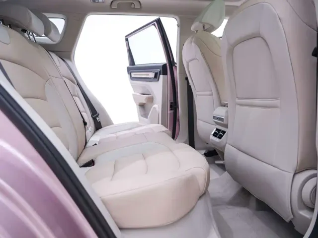 Geely ICON — Фото автомобиля 22