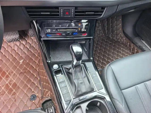 Volkswagen Passat — Фото автомобиля 12