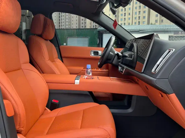 Li Auto L7 — Фото автомобиля 13
