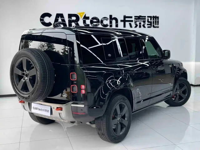 Land Rover Defender — Фото автомобиля 28