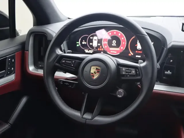 Porsche Cayenne — Фото автомобиля 14