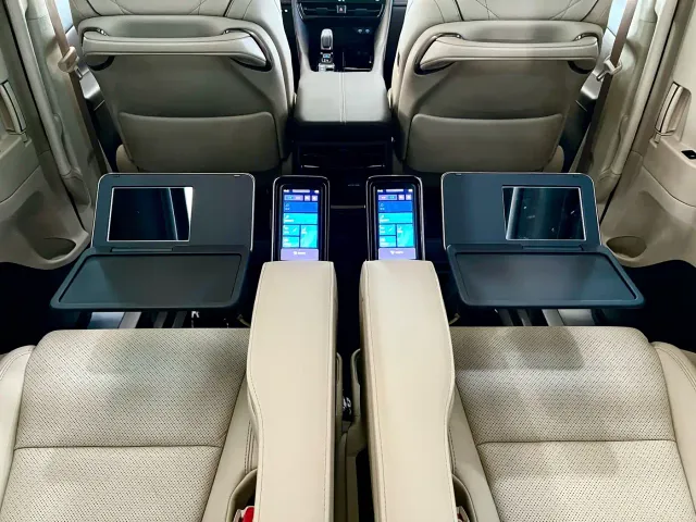 Toyota Alphard — Фото автомобиля 25